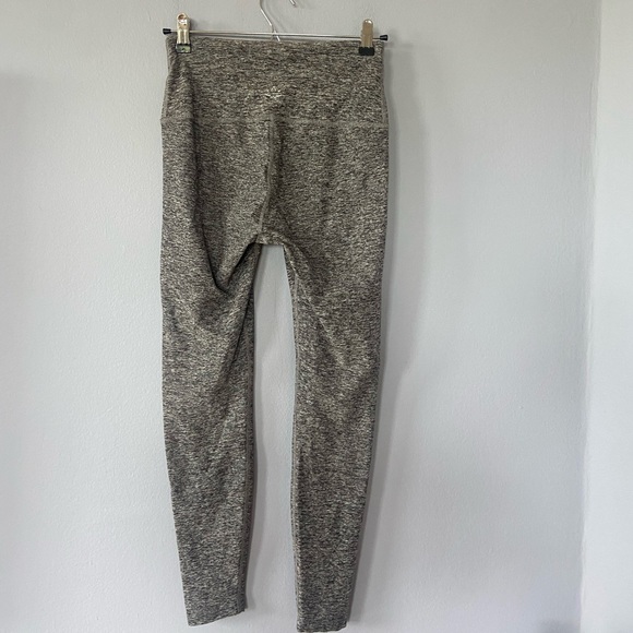 Beyond Yoga Stripe Down High Waisted Legging in Grey Size Medium - Picture 3 of 5